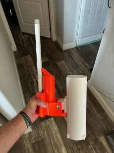 Mounting bracket for Dragino DLOS8 and Winegard Swedged Pole